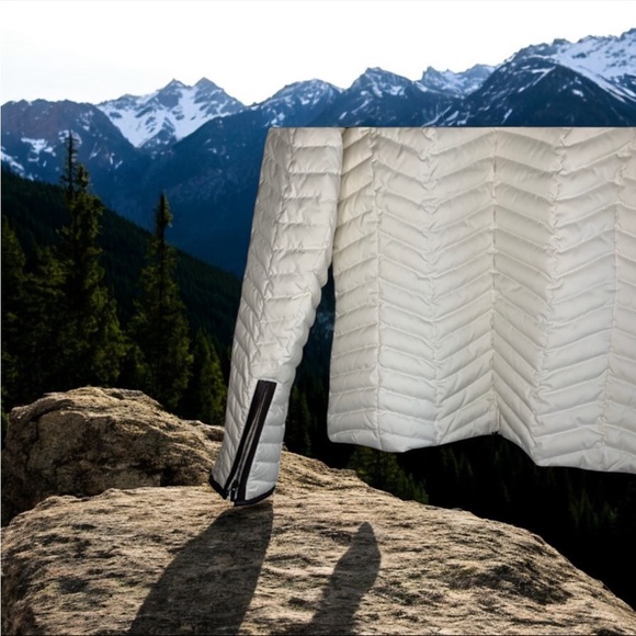 Eddie Bauer Goose Down Quilted Jacket ~ LIKE NEW ~      size Small - Picture 8 of 12